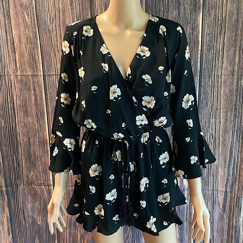 Lost + Wander black pink cream floral long sleeve summer romper size XS